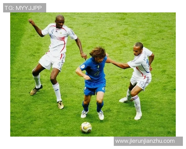 3号足球鞋背后的传奇球星是谁他的独特风格与足坛地位解析 3号足球鞋背后的传奇球星是谁他的独特风格与足坛地位解析